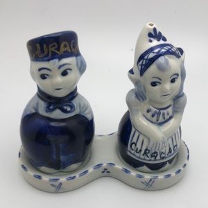 Collectible Salt and Pepper Shakers: Boy & Girl Curaçao.  Hand panted Delft
